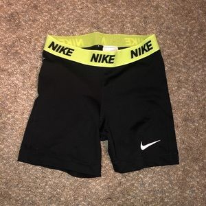 Black Nike Pro